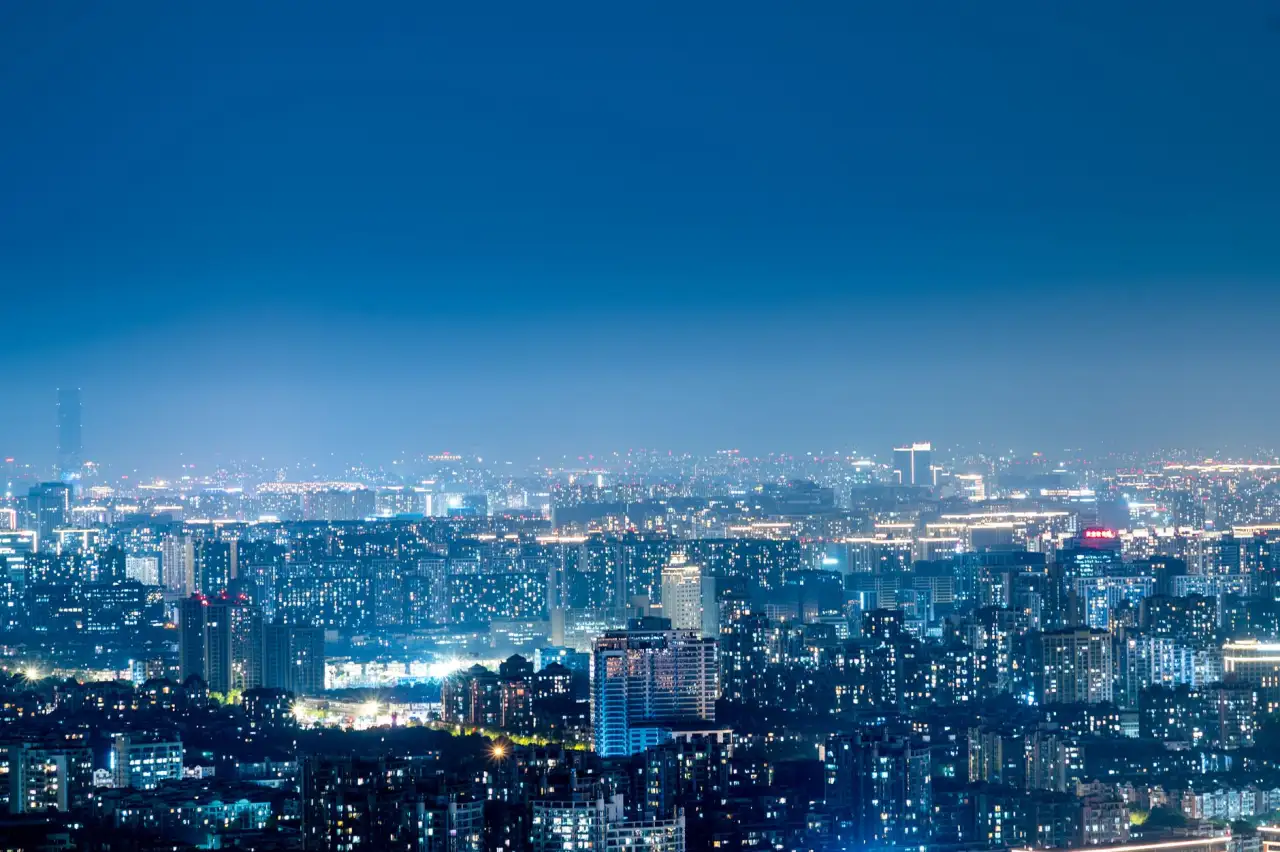 2025年软件开发趋势：低代码平台与AI融合的应用前景分析