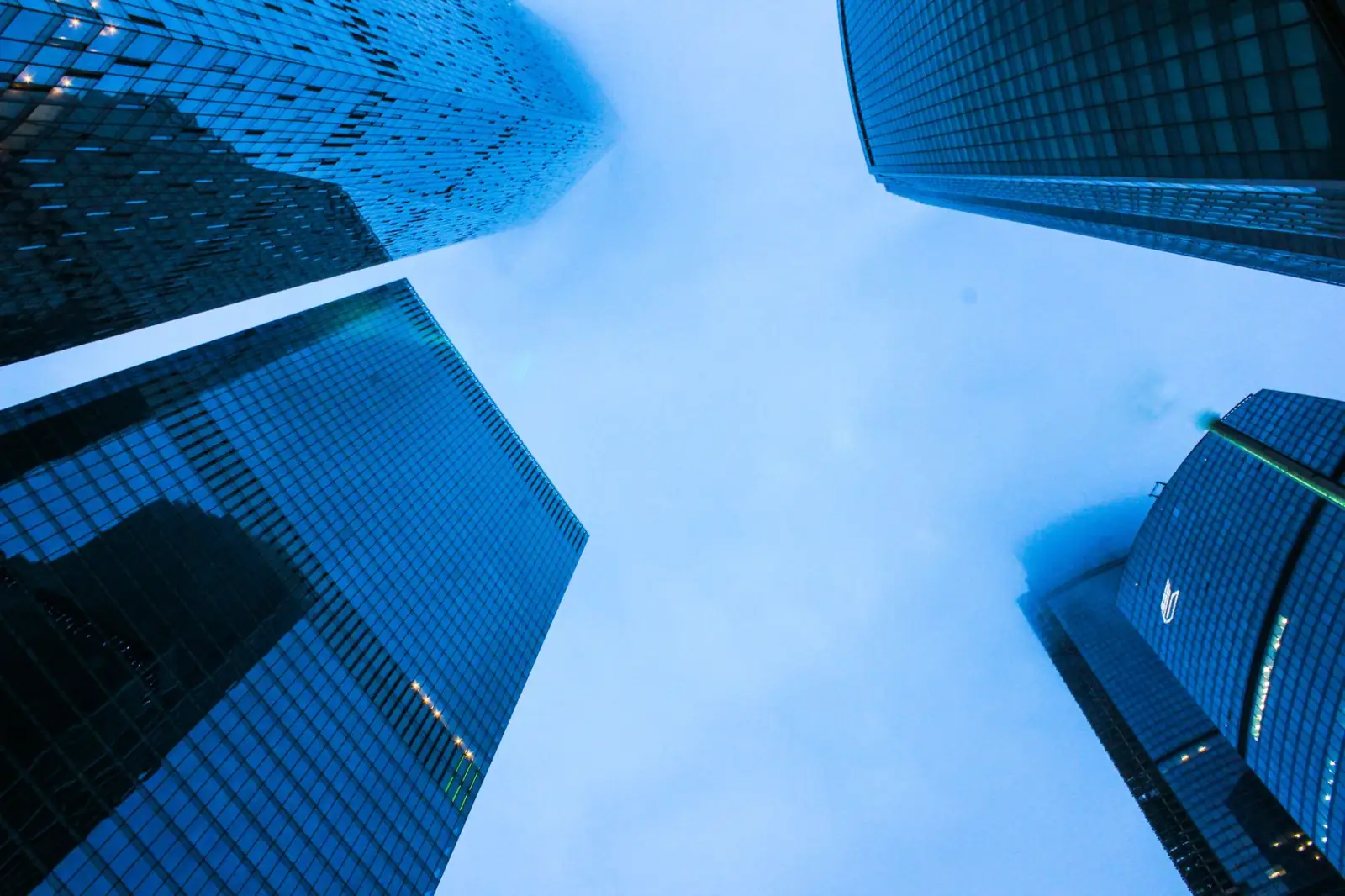 大连科技企业数字化转型中的软件开发与系统集成趋势分析