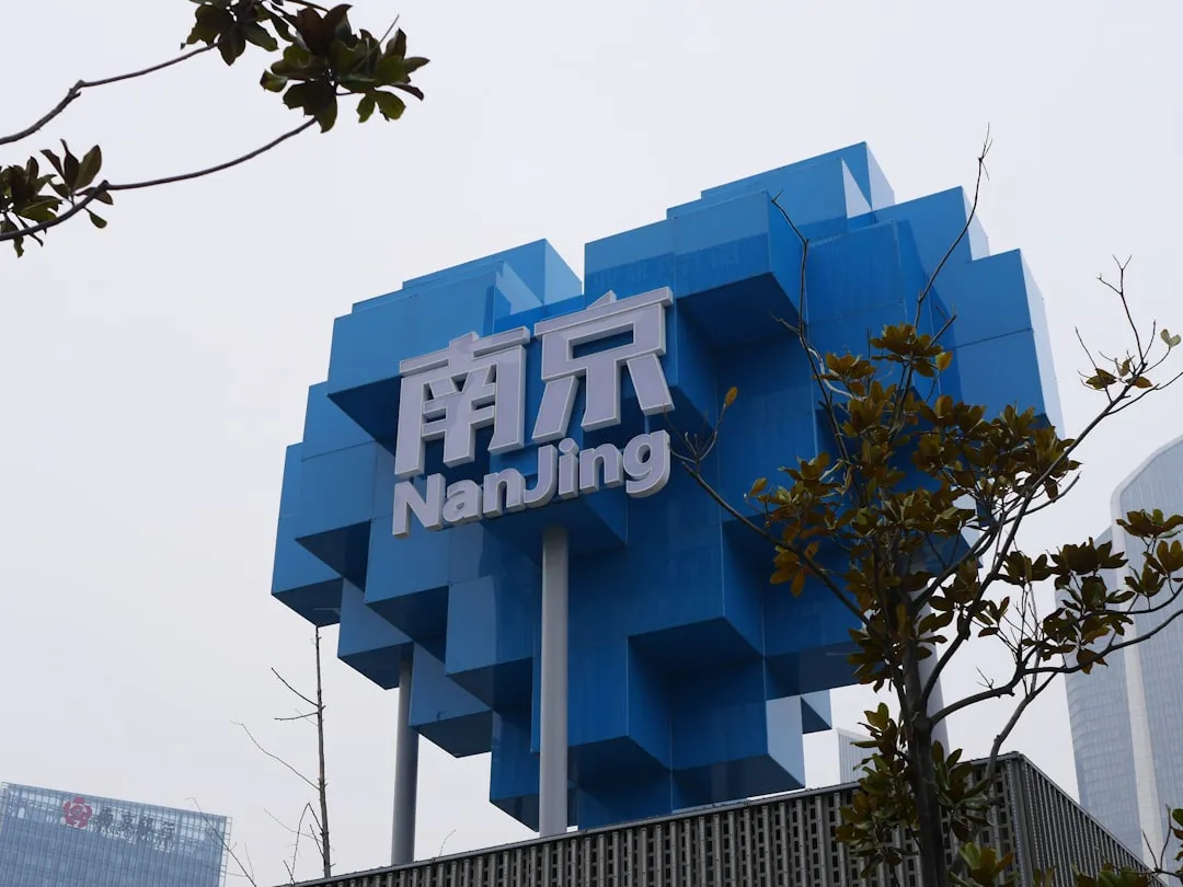 软件开发与数字化平台建设常见技术架构对比分析